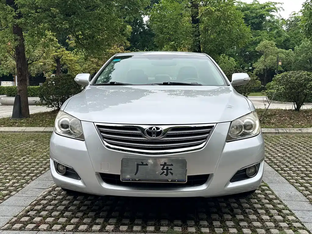 Toyota Camry 2008 — фото 2