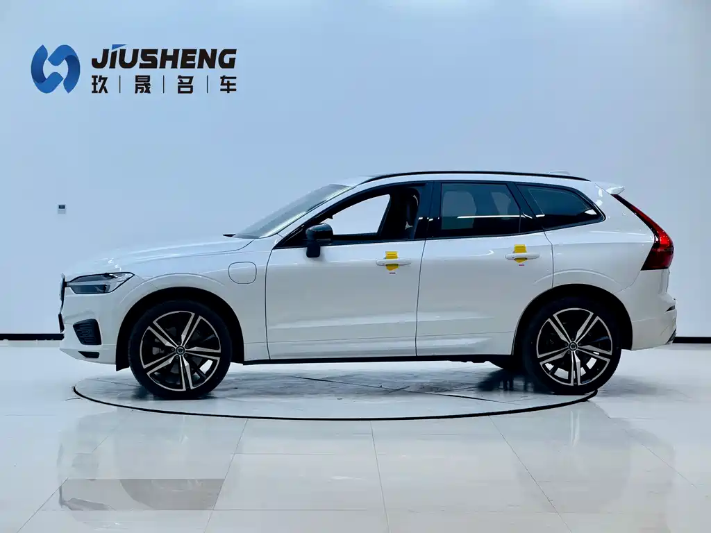 Volvo XC60 PHEV 2020 — фото 6