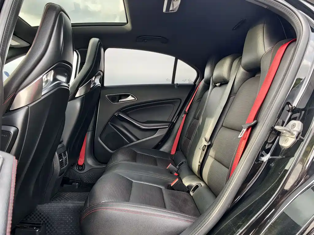 Mercedes-Benz A-Class AMG 2017 — фото 15
