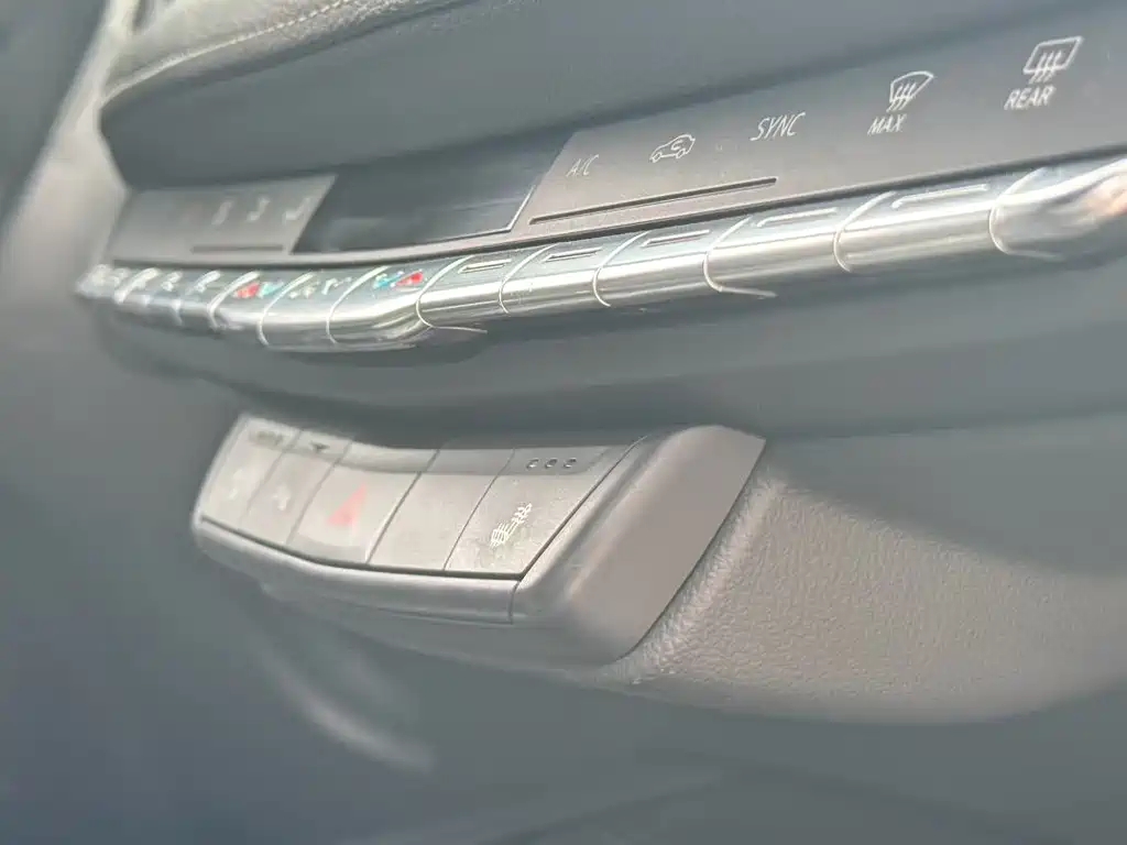 Cadillac XT4 2018 — фото 9