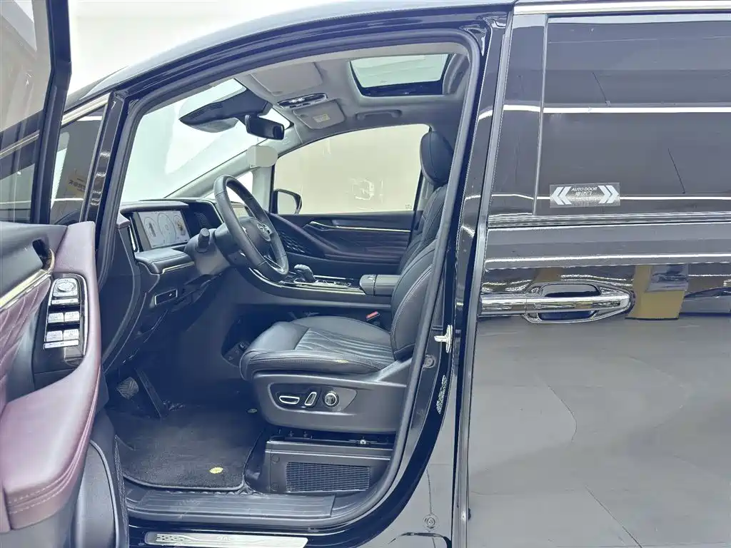 GAC Motor Trumpchi M8 2023 — фото 14