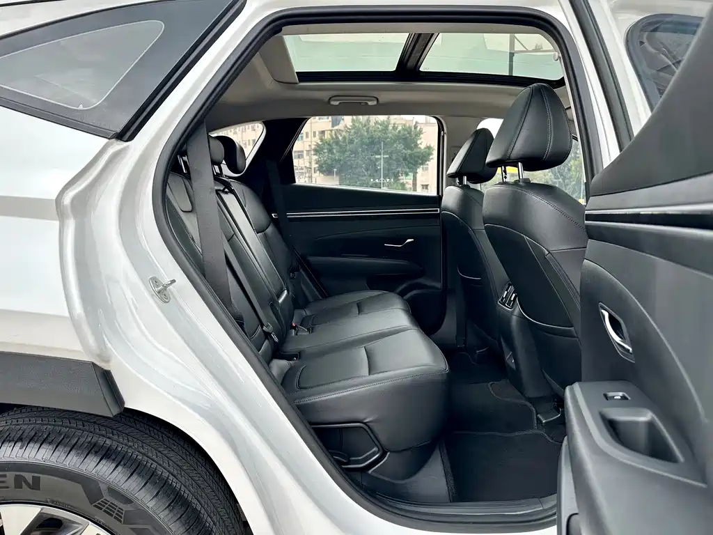 Hyundai Tucson 2023 — фото 18