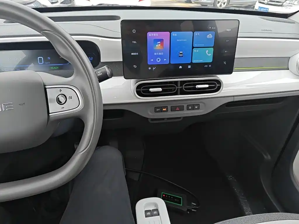 Geely Galaxy Panda 2025 — фото 10