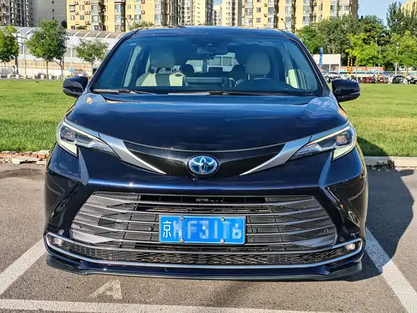 Toyota Sienna 2022