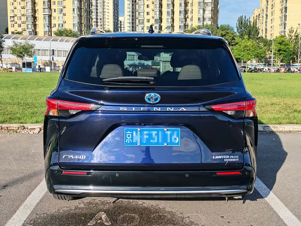 Toyota Sienna 2022 — фото 24