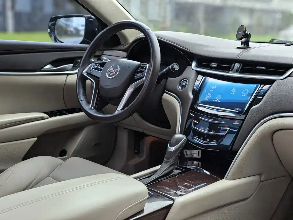 Cadillac XTS 2016 — фото 10