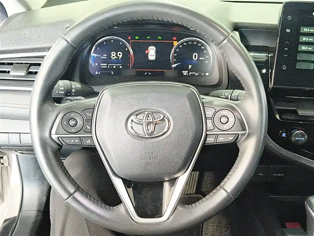 Toyota Camry 2022 — фото 11