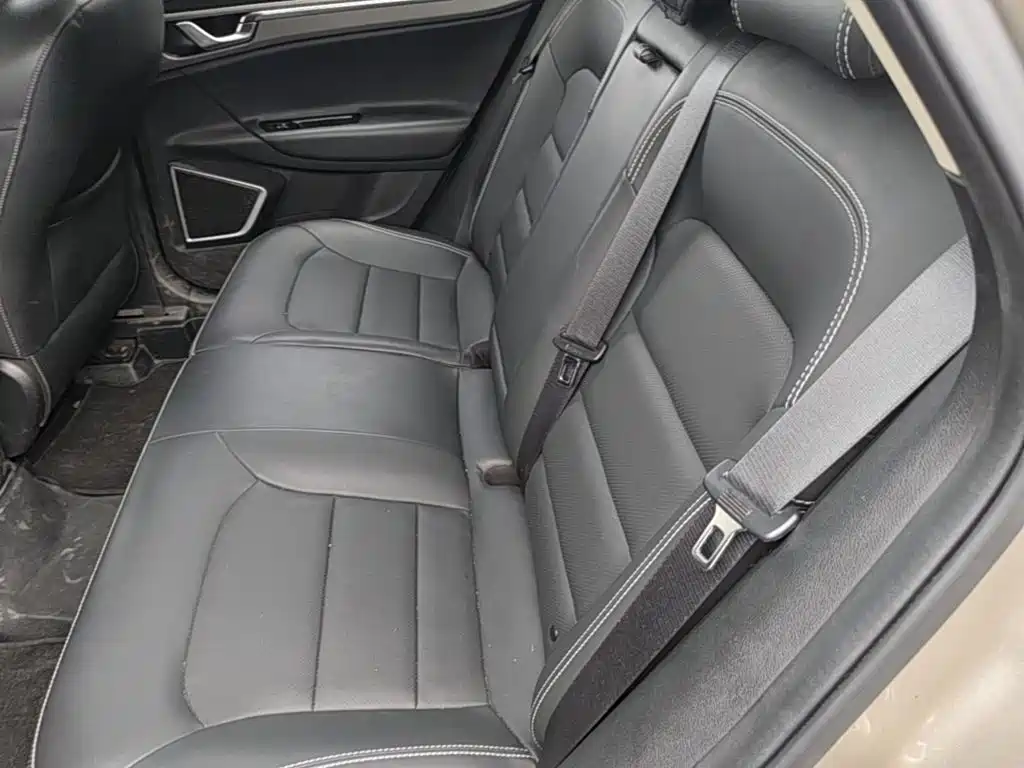 Geely Emgrand GS 2018 — фото 17