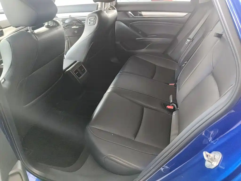 Honda Accord 2020 — фото 17