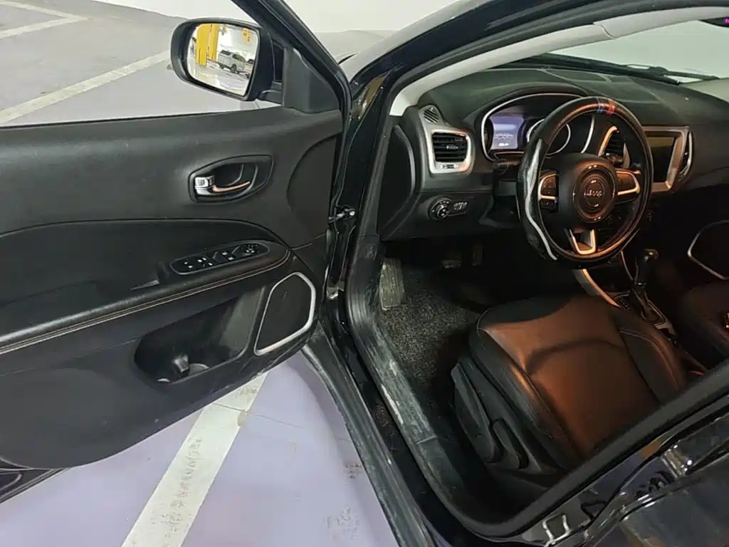 Jeep Compass 2019 — фото 16