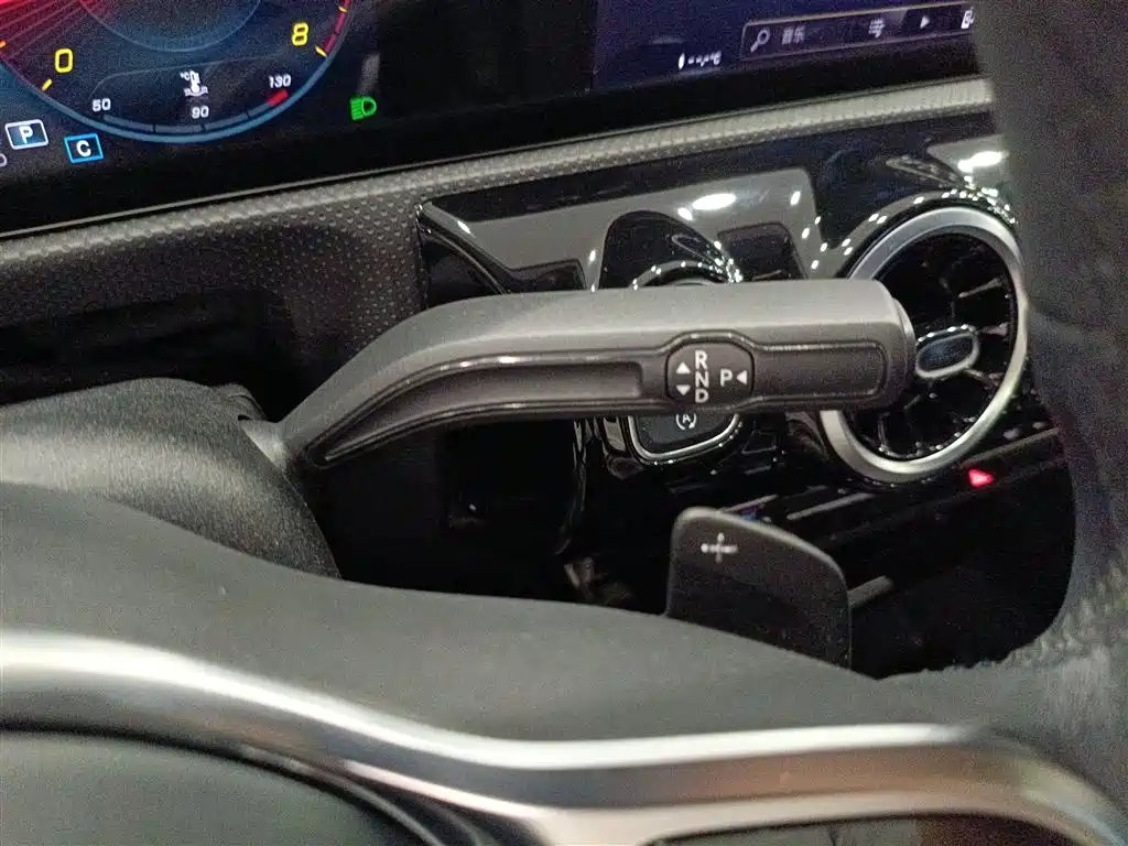 Mercedes-Benz A-Class 2021 — фото 10