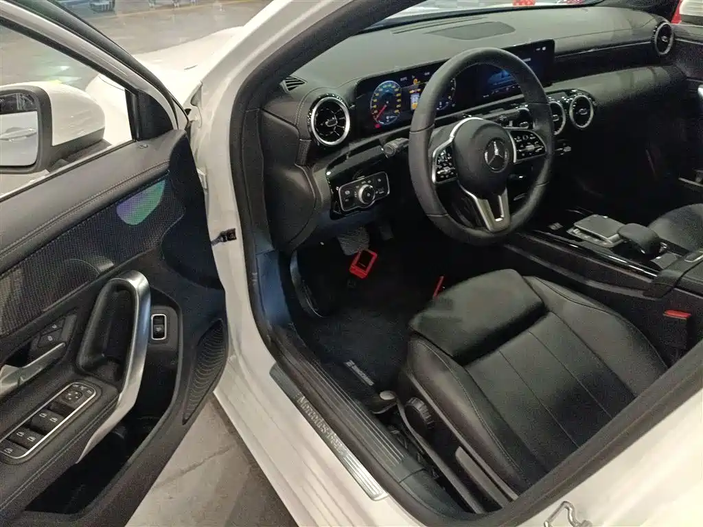 Mercedes-Benz A-Class 2021 — фото 12