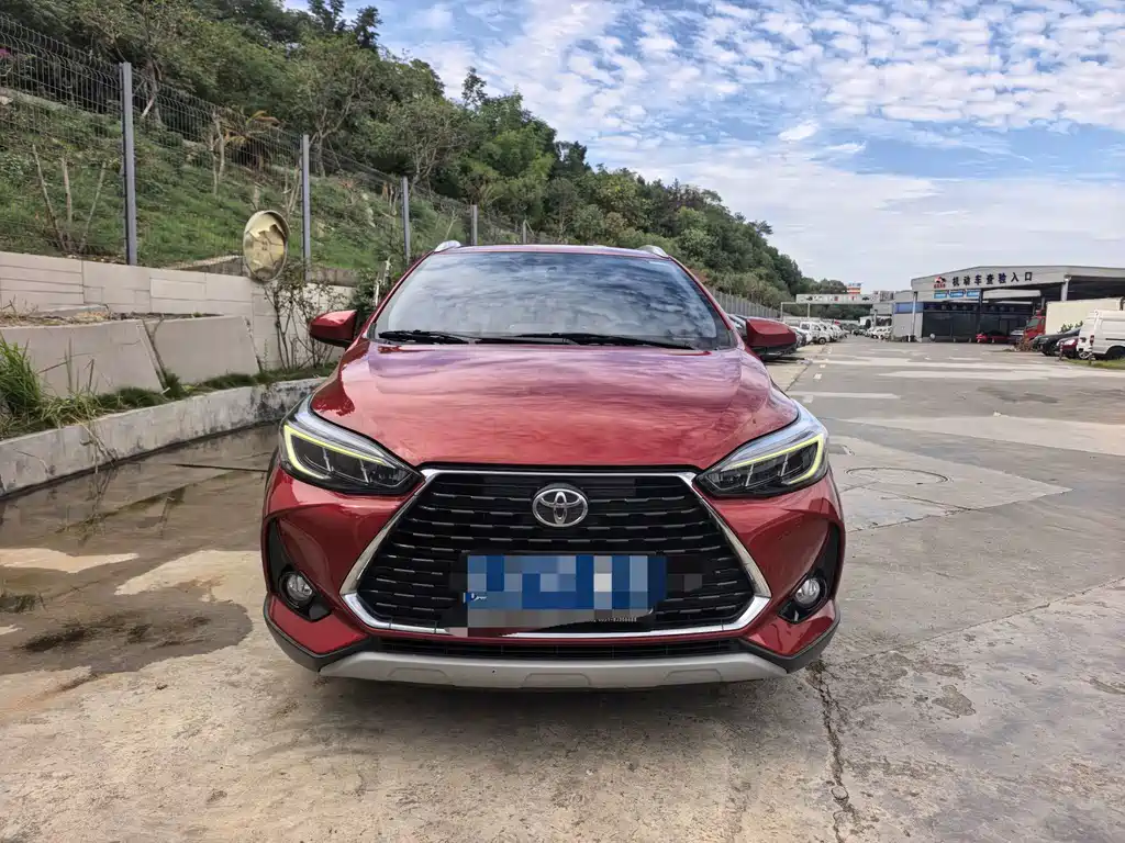 Toyota Yaris L 2022