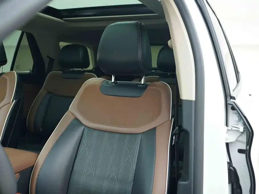 Ford Explorer 2024 — фото 14