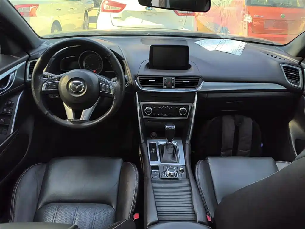 Mazda CX-4 2017 — фото 10