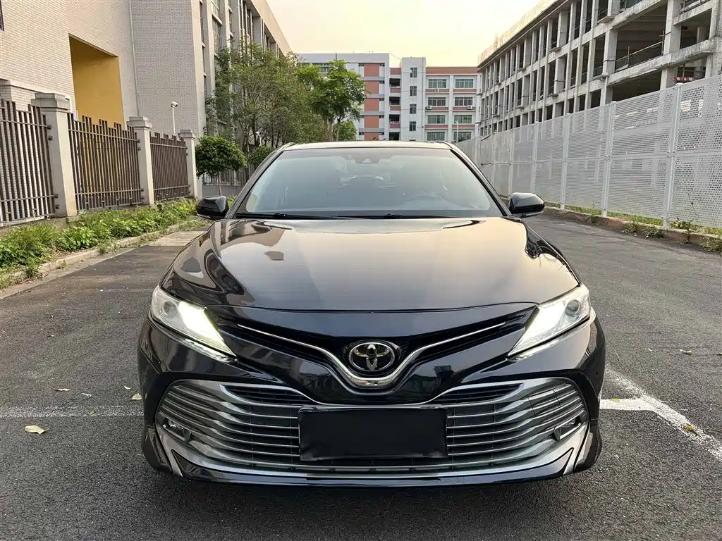 Toyota Camry 2020 — фото 14