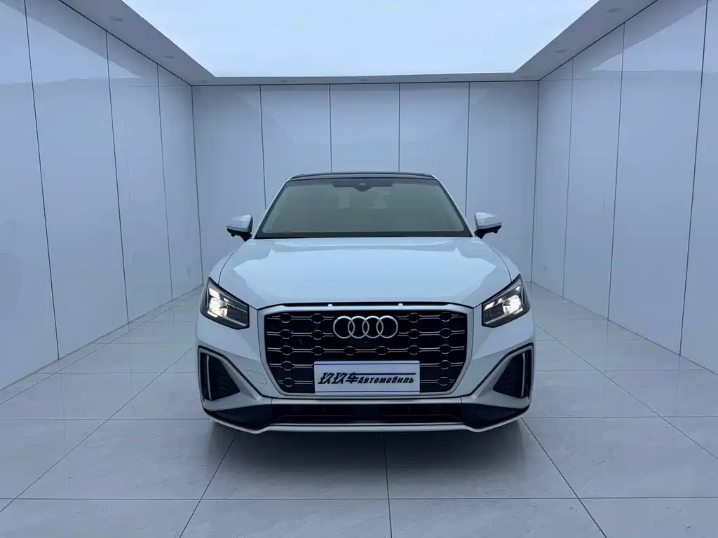 Audi Q2L 2022 — фото 2