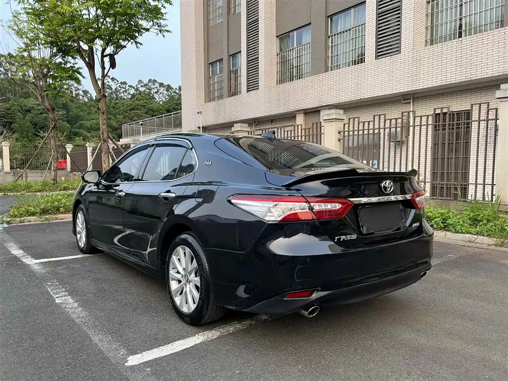 Toyota Camry 2020 — фото 3