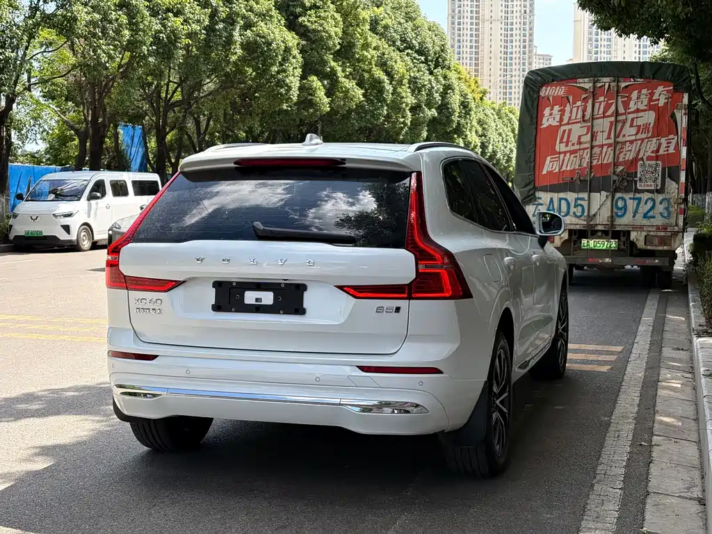Volvo XC60 2024 — фото 11