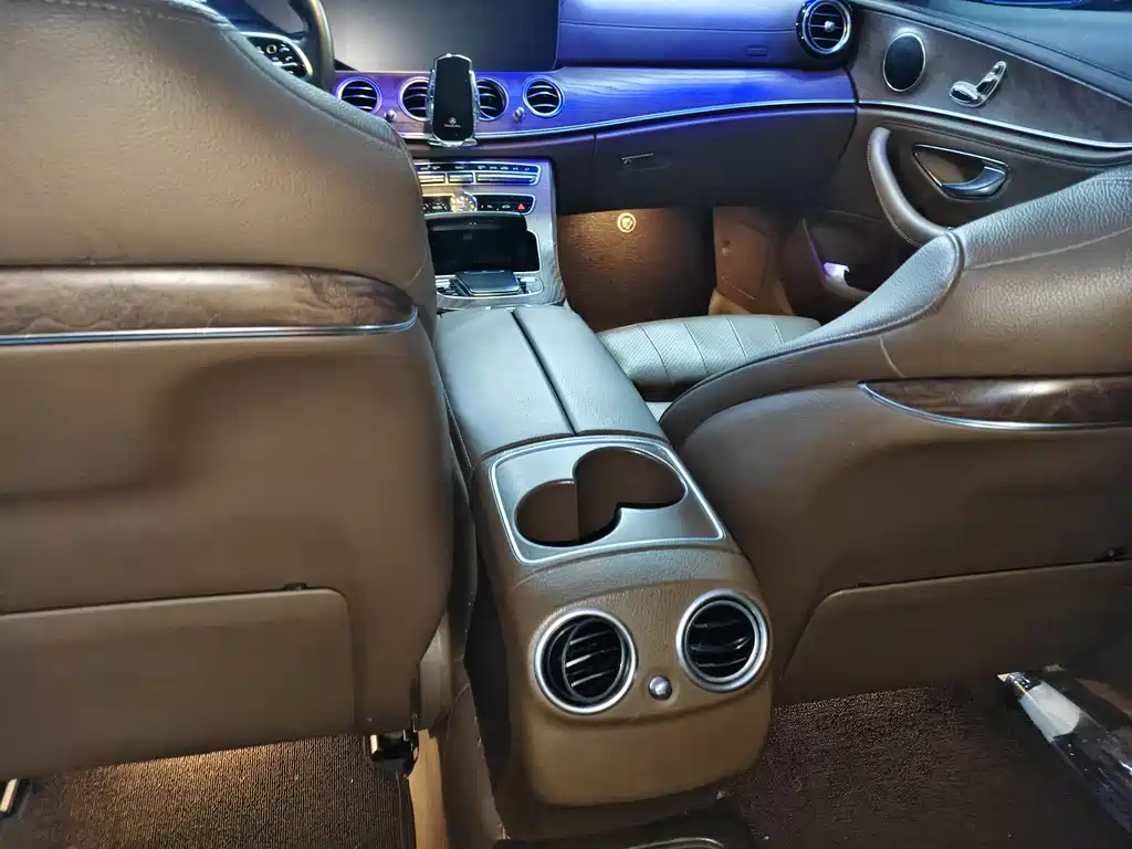 Mercedes-Benz E-Class 2020 — фото 11