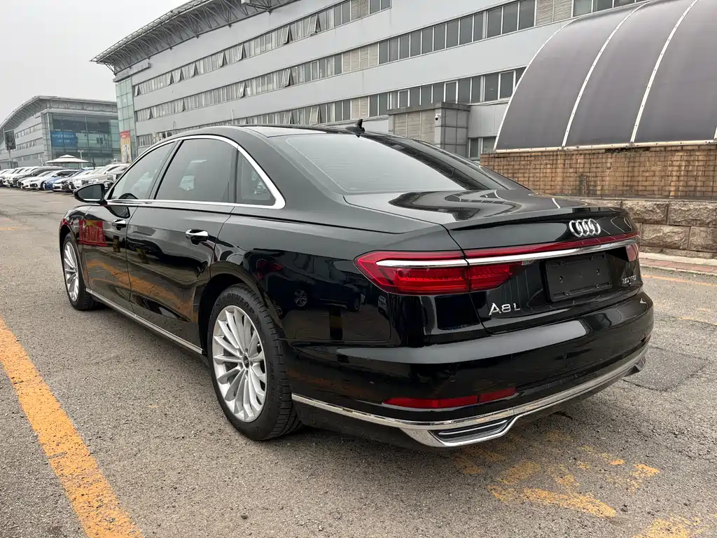 Audi A8 2021