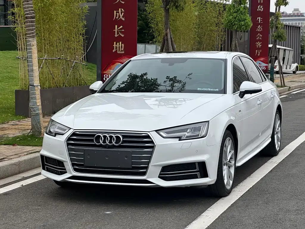Audi A4L 2017 — фото 1