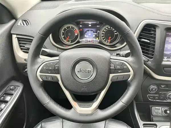 Jeep Cherokee 2016