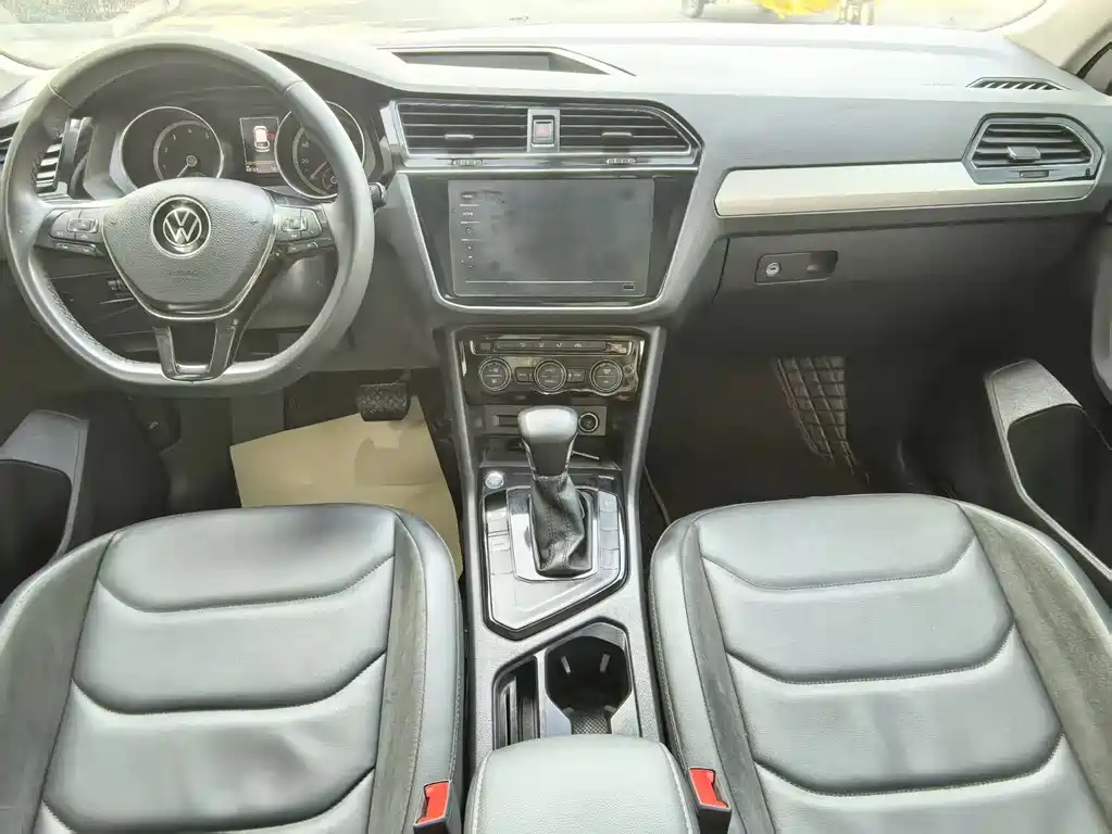 Volkswagen Tiguan L 2021 — фото 10