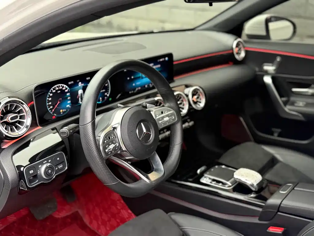 Mercedes-Benz A-Class 2020 — фото 6