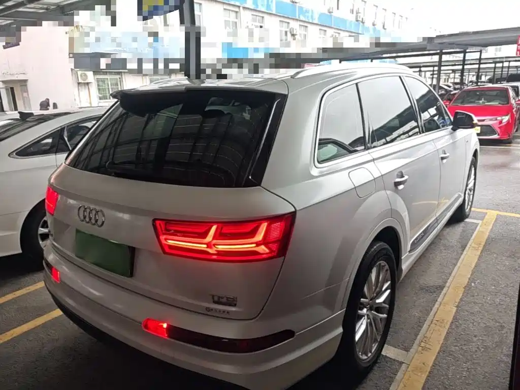 Audi Q7 2016 — фото 7