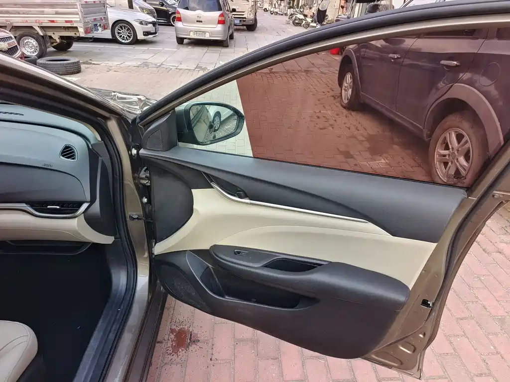 Buick Excelle 2016 — фото 15