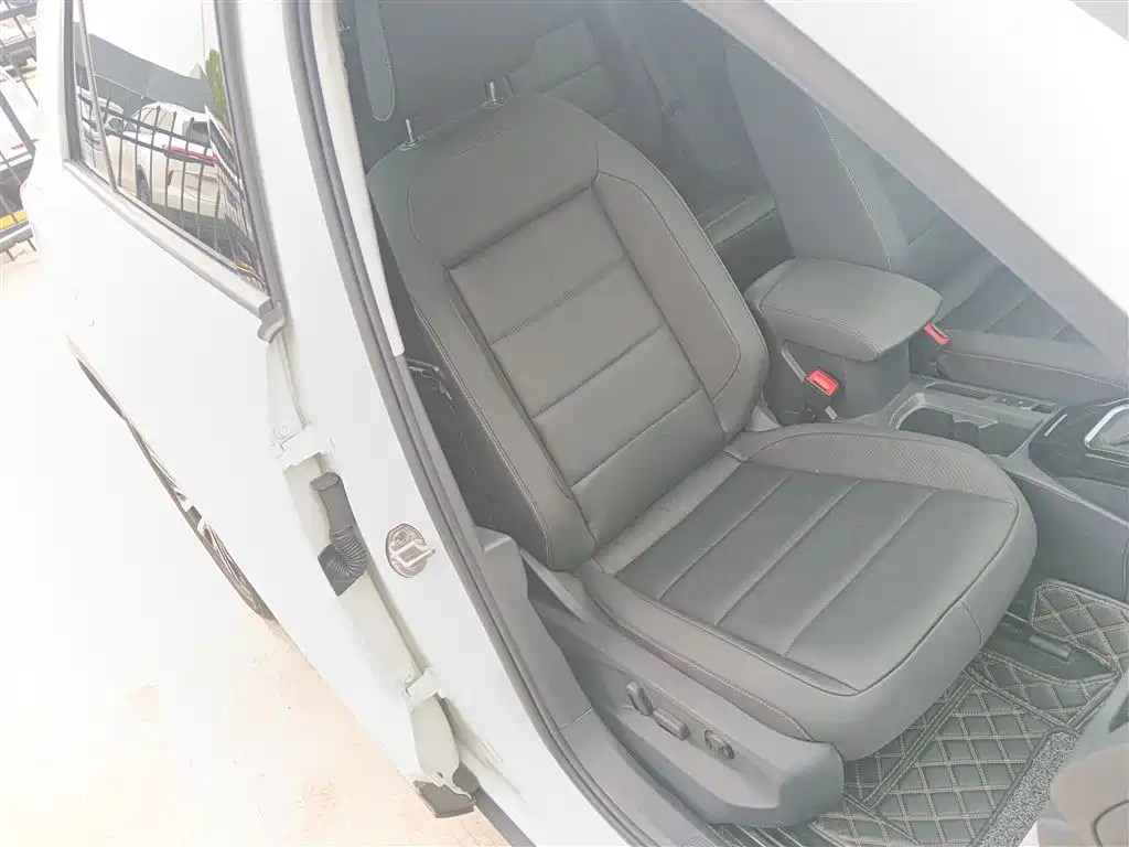 Volkswagen T-Roc 2022 — фото 20