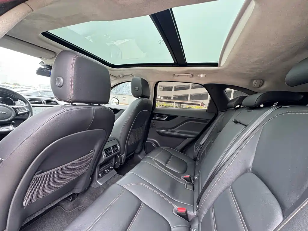 Jaguar F-PACE 2020 — фото 14
