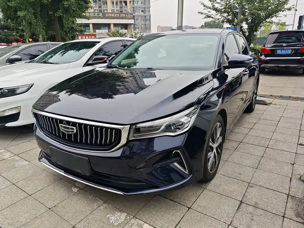 Geely Emgrand 2022