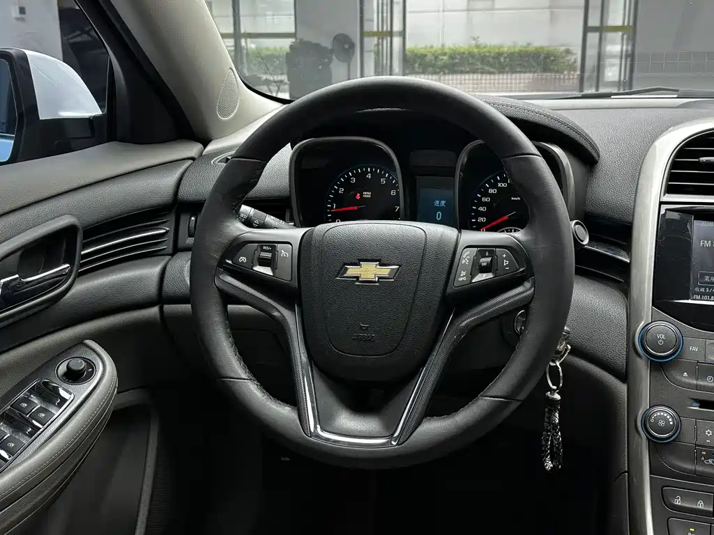 Chevrolet Malibu 2015 — фото 10