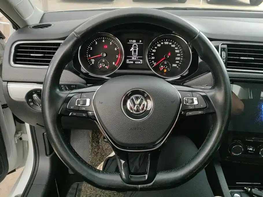 Volkswagen Sagitar 2018 — фото 15