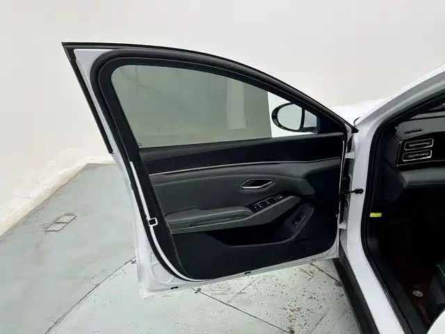 BYD Qin L 2025 — фото 17