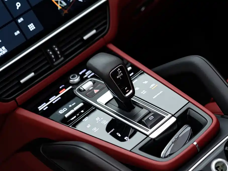 Porsche Cayenne 2019 — фото 13