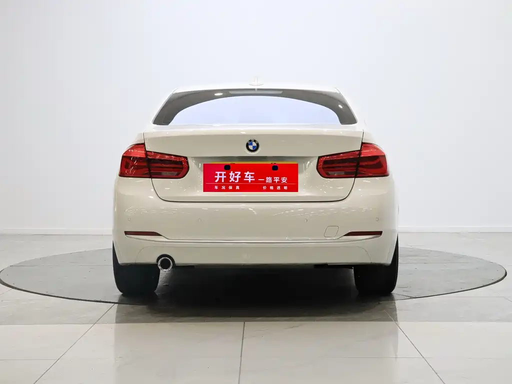 BMW 3 Series 2019 — фото 19