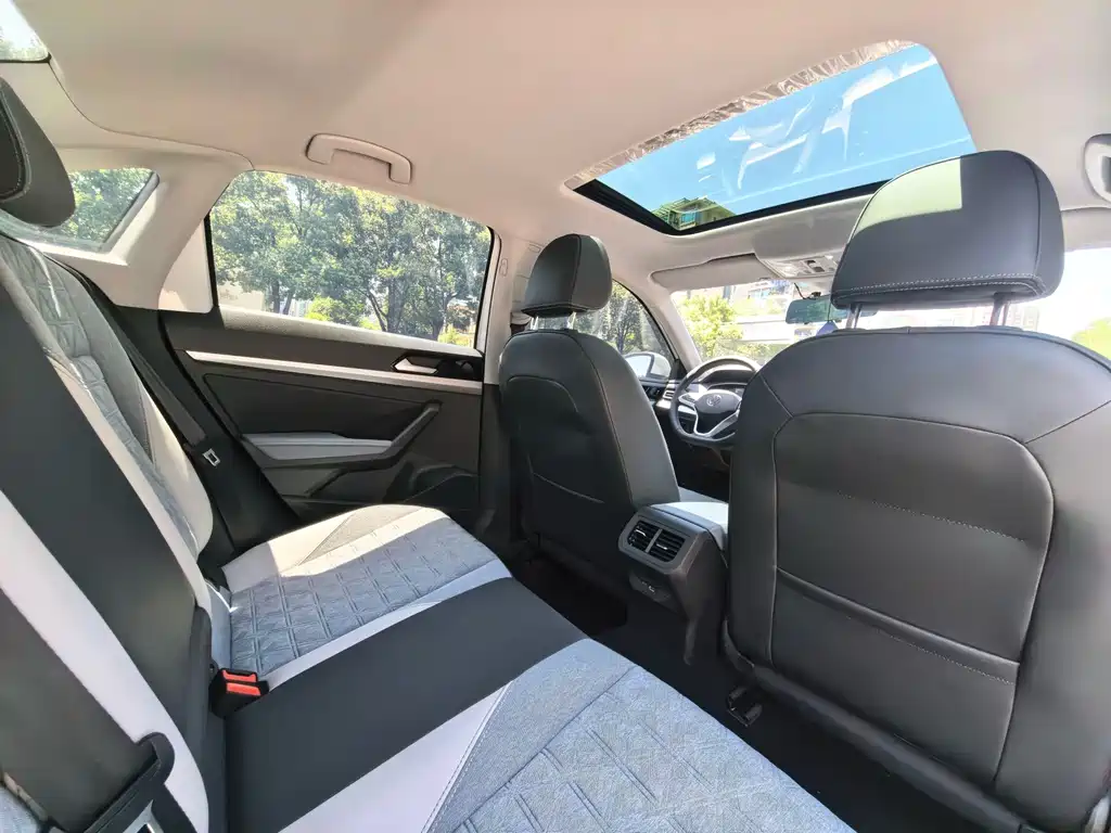 Volkswagen Lavida 2023 — фото 8