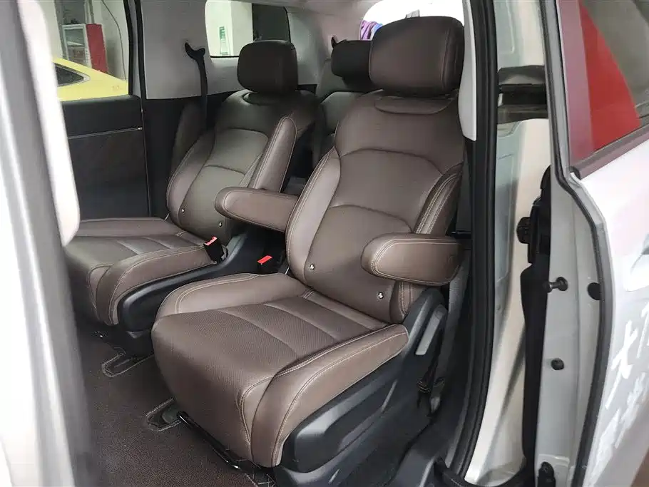 Wuling Starlight 730 EV 2025 — фото 11