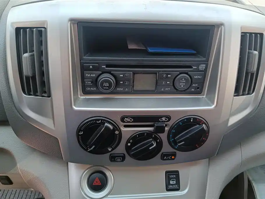 Nissan NV200 2014 — фото 13
