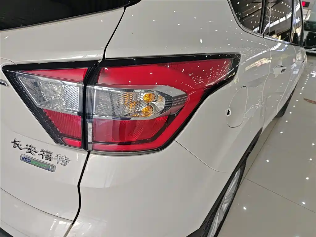 Ford Kuga 2017 — фото 8