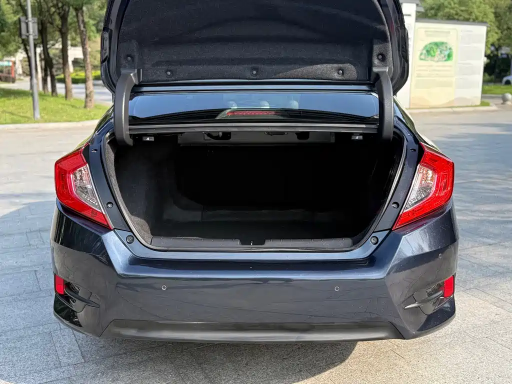 Honda Civic 2018 — фото 19