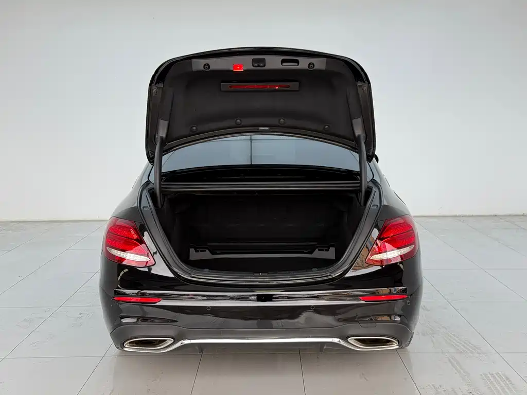 Mercedes-Benz E-Class 2020 — фото 18