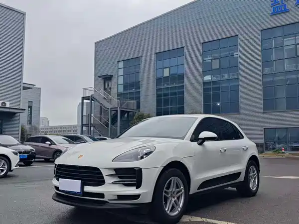 Porsche Macan 2021