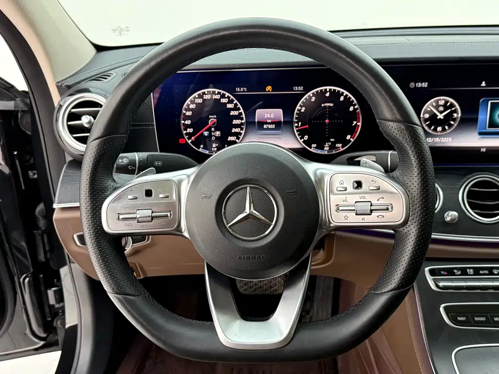 Mercedes-Benz E-Class 2020 — фото 9