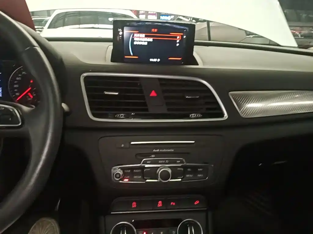 Audi Q3 2018 — фото 13