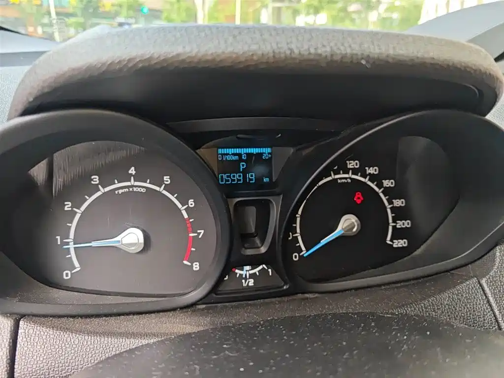 Ford Ecosport 2015 — фото 8
