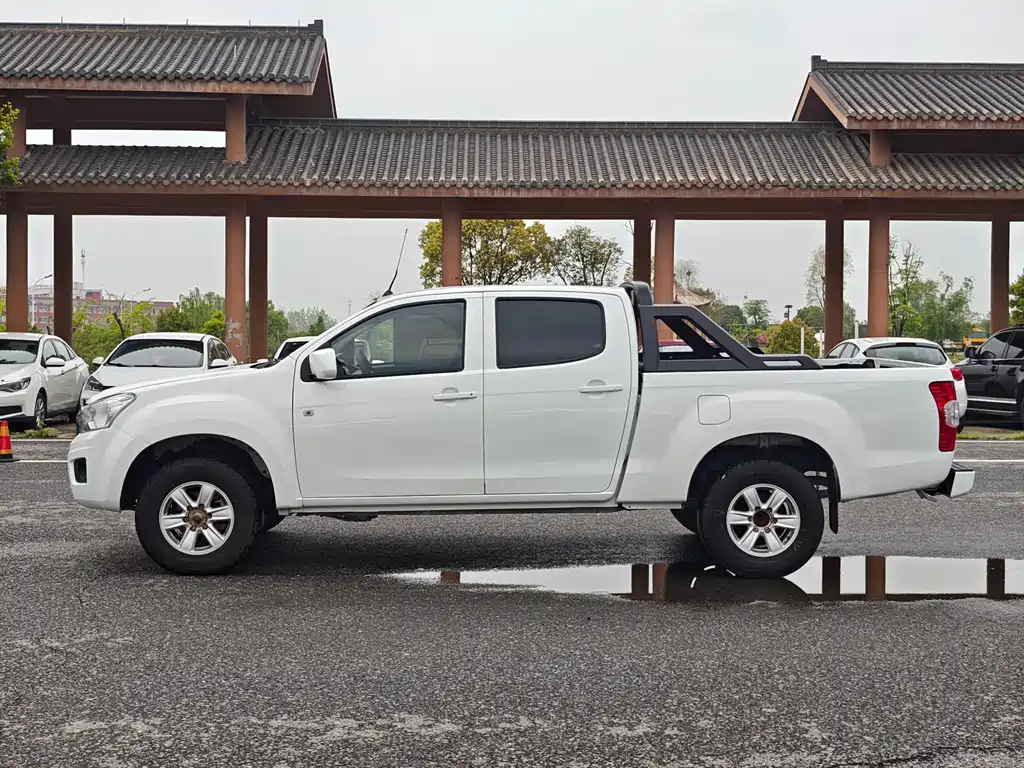 Isuzu RE-MAX 2019 — фото 10